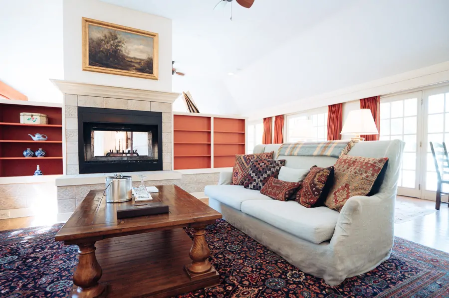 Living Room in the Deluxe Suite at the Reluctant Panther